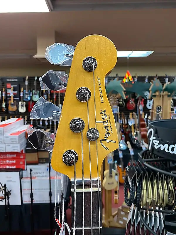 FENDER AMERICAN PROFESSIONAL II PRECISION BASS 3-COLOR SUNBURST